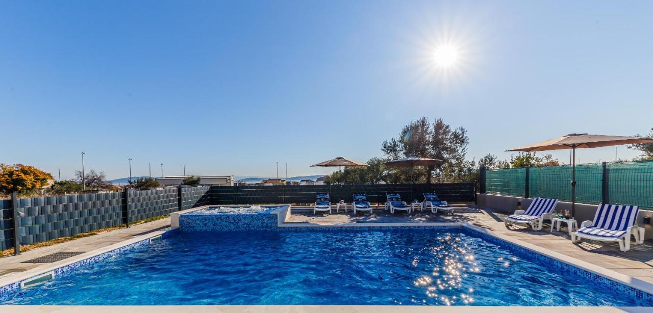 Villa Lamarin Kaštela 外观 照片