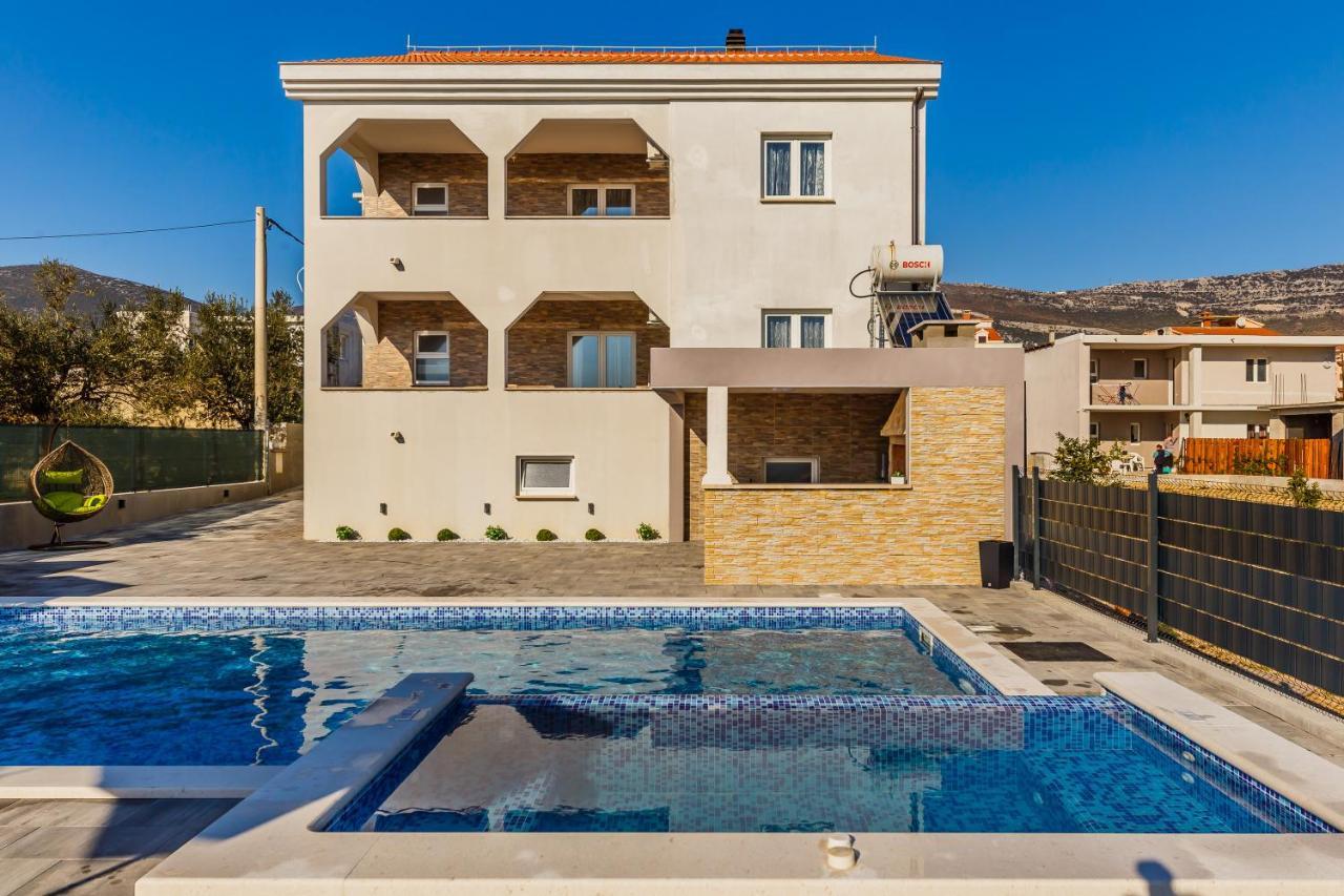 Villa Lamarin Kaštela 外观 照片